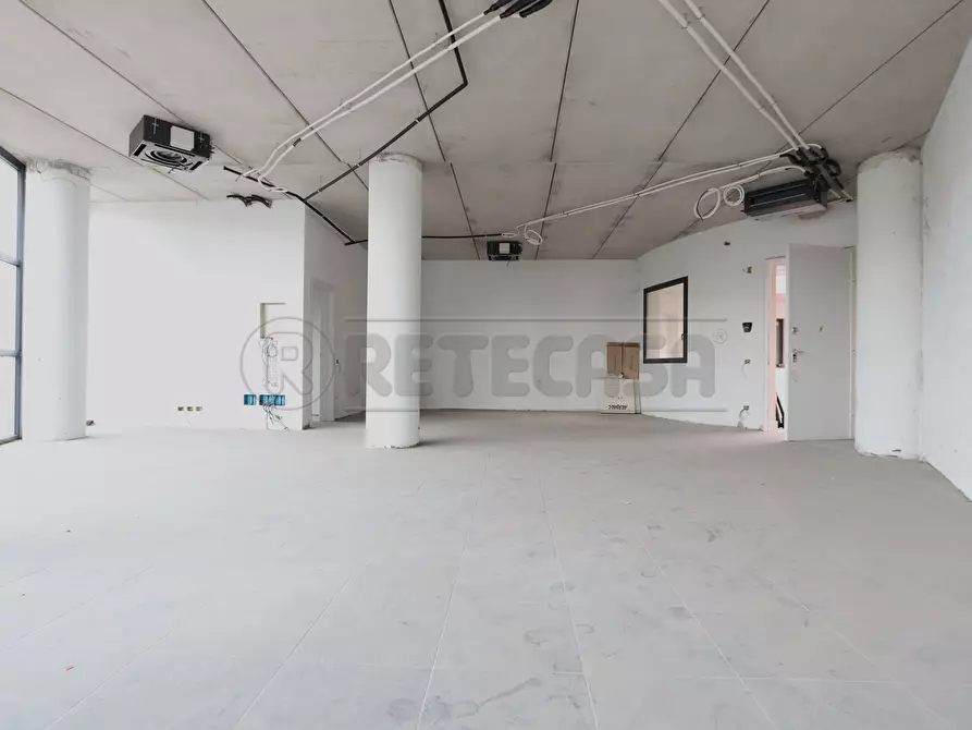 Immagine 37 di Ufficio in affitto  a Vicenza