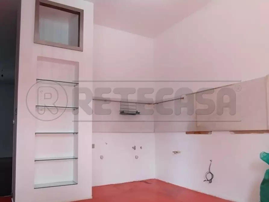 Immagine 17 di Pentalocale in vendita  in Via Eugenio Montale a Marcianise