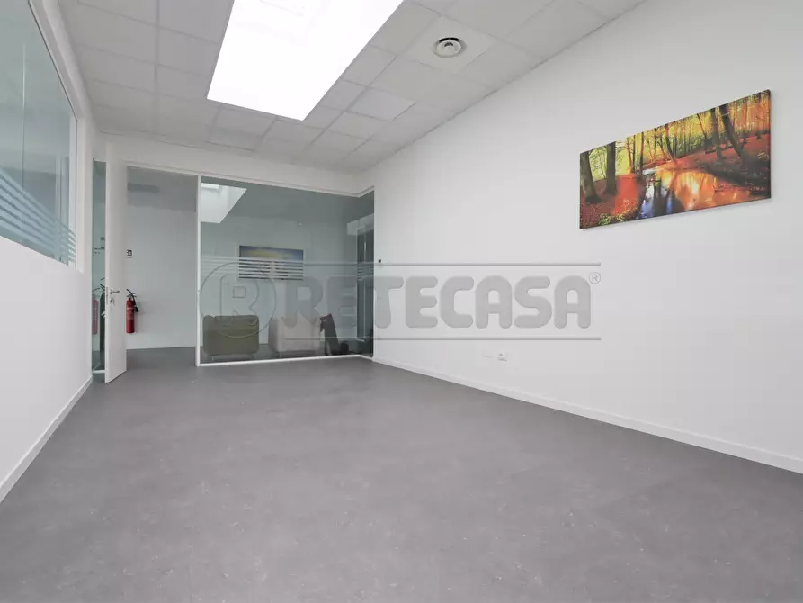 Immagine 10 di Ufficio in affitto  in Via Boschi a Torri Di Quartesolo