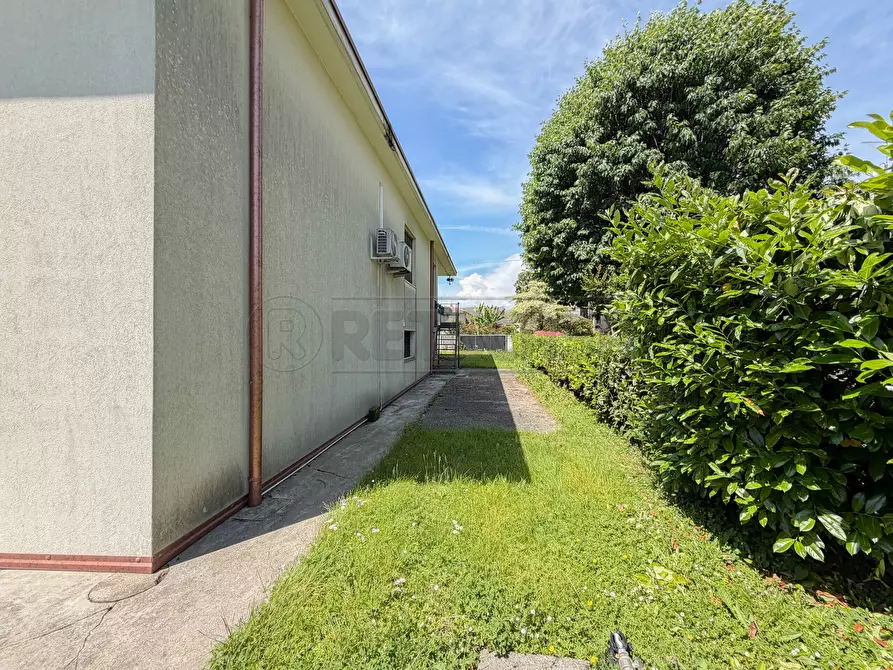Immagine 9 di Villetta a schiera in vendita  in Via Carducci a Monticello Conte Otto