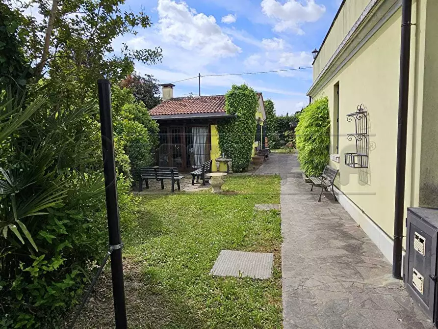Immagine 60 di Villa in vendita  a Mirano