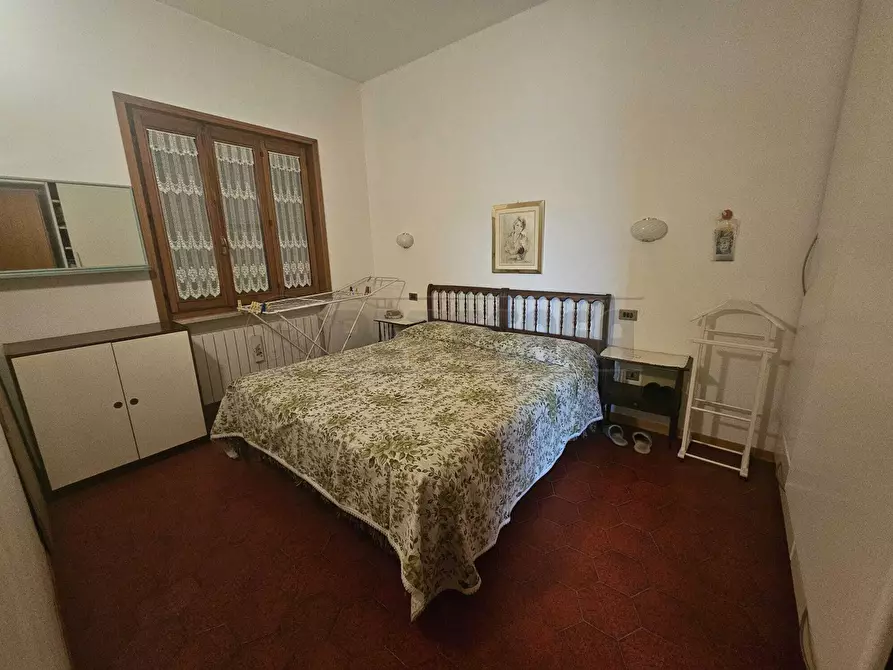 Immagine 31 di Trilocale in vendita  a Bardolino