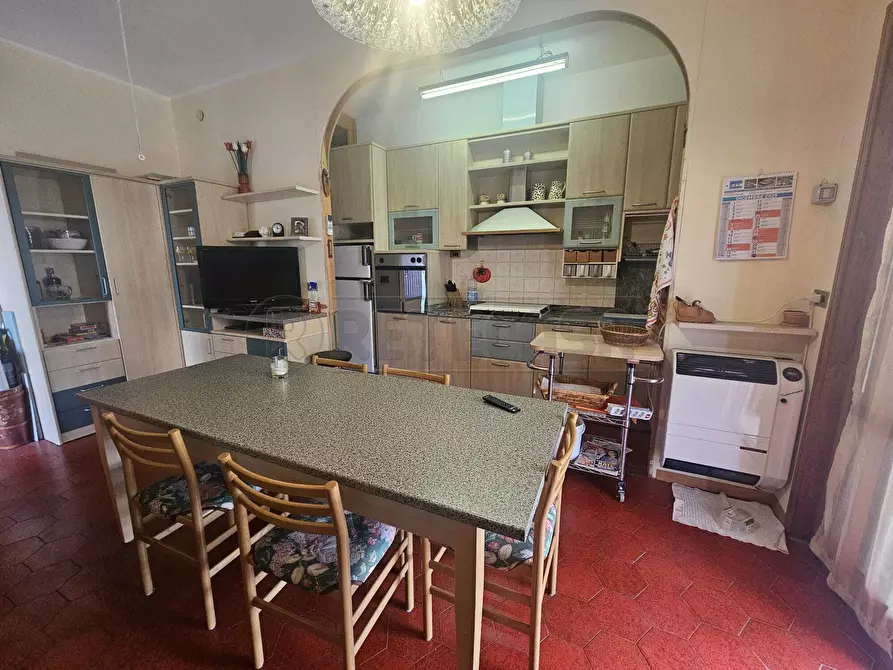 Immagine 38 di Trilocale in vendita  a Bardolino