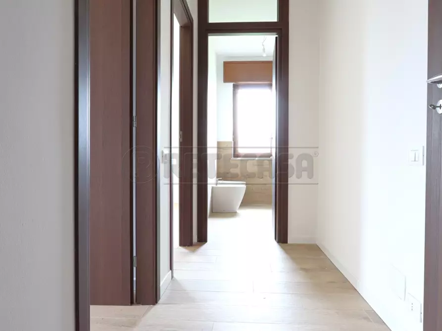 Immagine 28 di Trilocale in vendita  in Via Adamello 30 a Torri Di Quartesolo