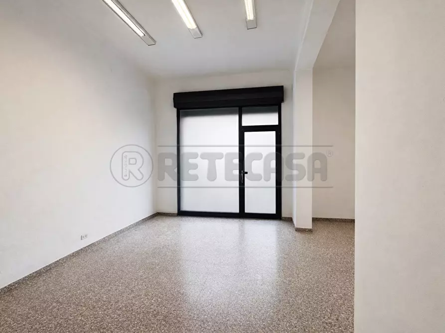 Immagine 1 di Locale commerciale in affitto  in Via Giovanni Gradenigo 2 a Padova