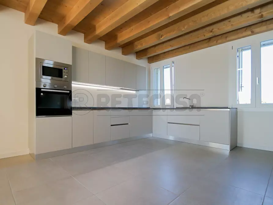 Immagine 3 di Porzione di casa in affitto  in VIA CAPITELLI 23 a Pozzoleone