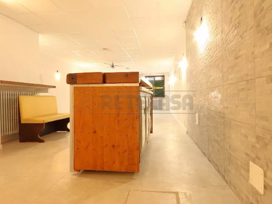 Immagine 3 di Locale commerciale in affitto  a Vicenza