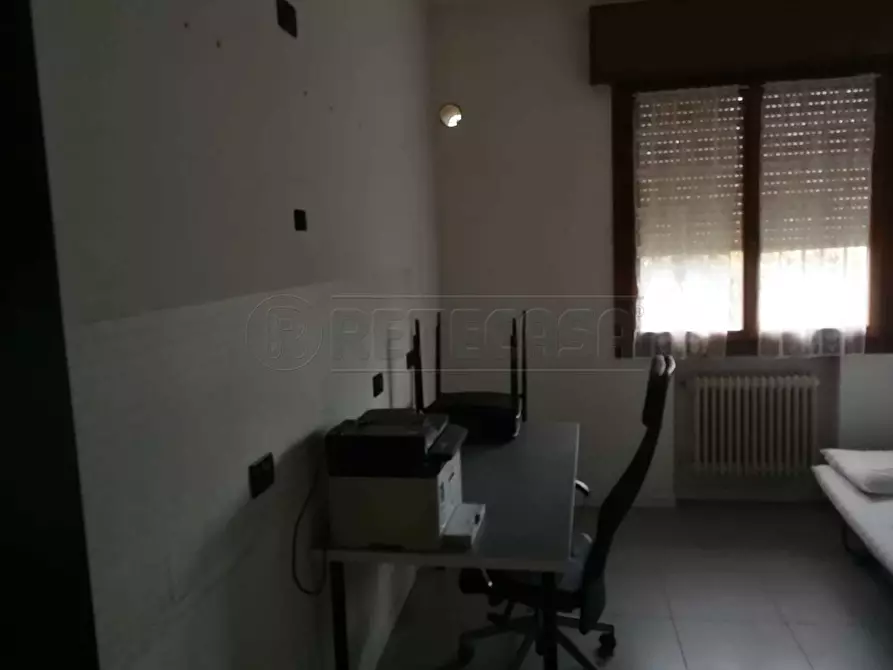 Immagine 10 di Ufficio in affitto  a Mirano