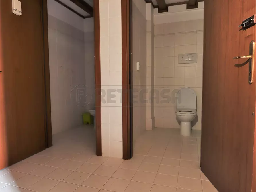 Immagine 9 di Locale commerciale in affitto  a Vicenza