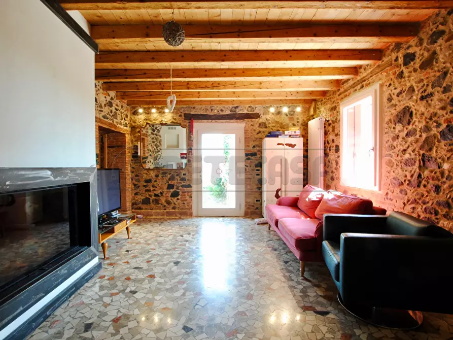 Immagine 15 di Villa in vendita  in Piazza Roma 36 a Brogliano