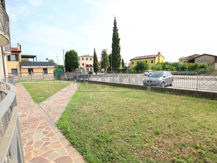 Immagine 28 di Bilocale in vendita  in Via Giovanni Falcone a Barbarano Mossano