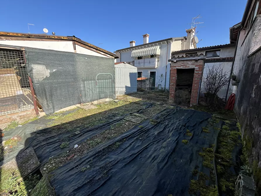 Immagine 60 di Rustico / casale in vendita  in Via Valle a Sovizzo