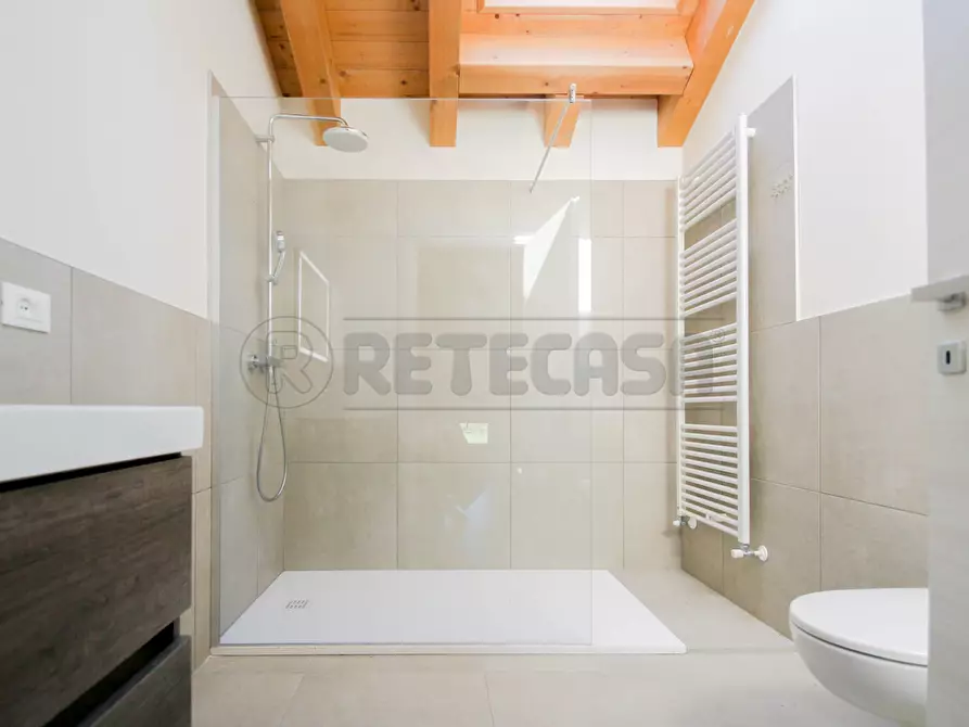 Immagine 28 di Porzione di casa in affitto  in VIA CAPITELLI 21 a Pozzoleone