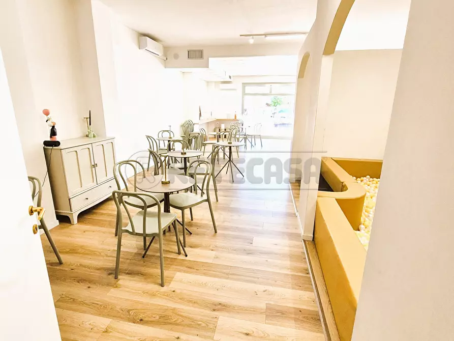 Immagine 9 di Locale commerciale in vendita  in Via Tirino 179 a Pescara