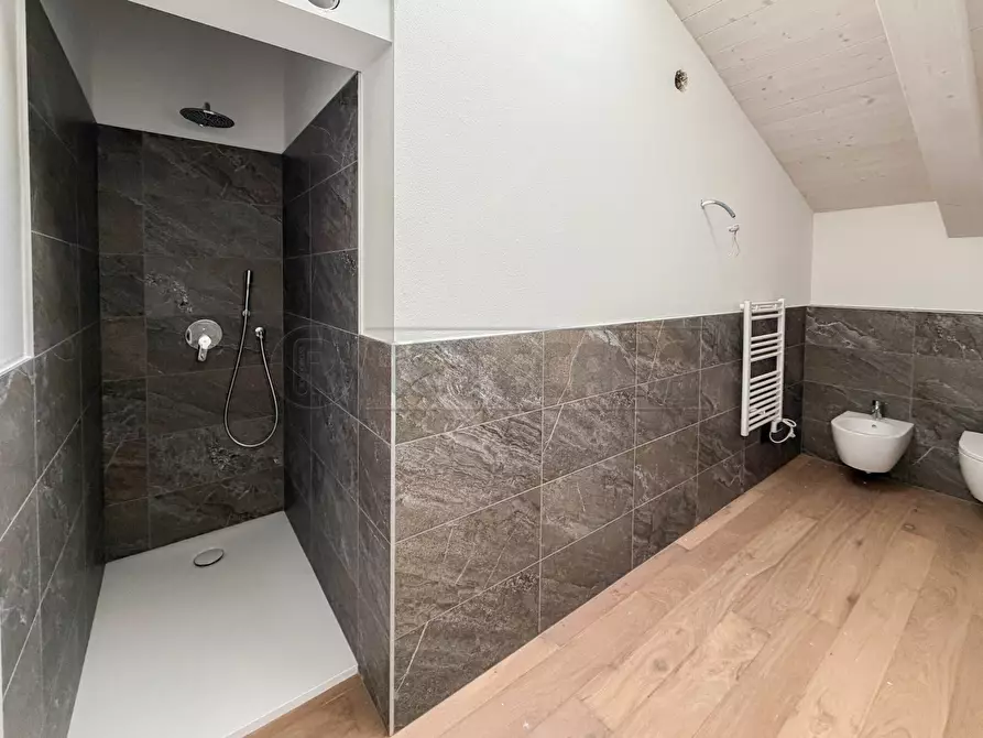 Immagine 25 di Attico in vendita  in Via F. Magellano a Creazzo