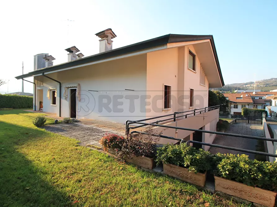 Immagine 58 di Villa in vendita  in VIA GIACOMO LEOPARDI 2 a Arzignano