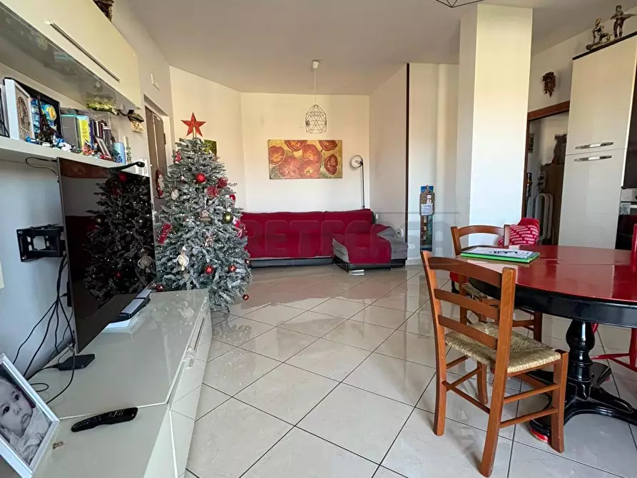 Immagine 18 di Trilocale in vendita  in Via Petrarca a Macerata Campania