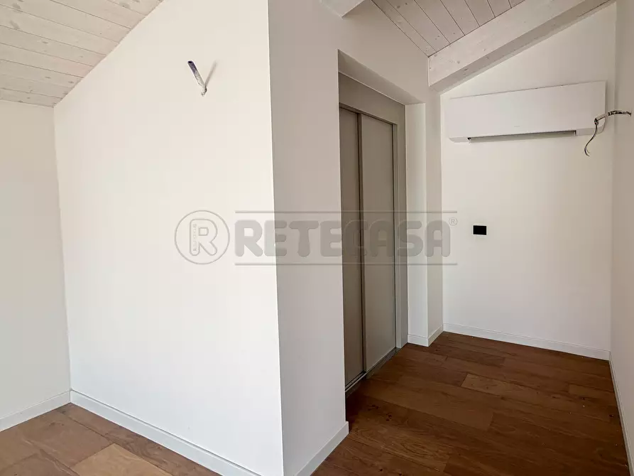 Immagine 4 di Attico in vendita  in Via F. Magellano a Creazzo