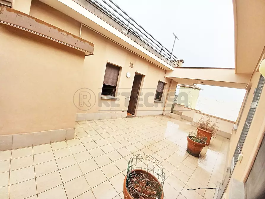 Immagine 3 di Trilocale in vendita  in Via Monte Tambura 30 a Viareggio