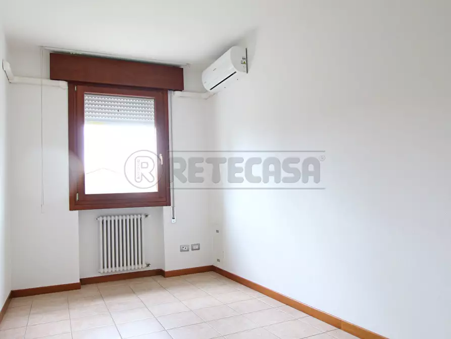 Immagine 10 di Bilocale in vendita  in Via Giovanni Falcone a Barbarano Mossano