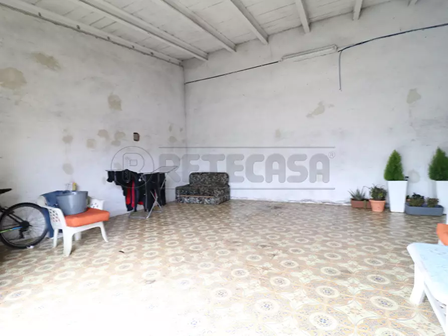 Immagine 10 di Locale commerciale in vendita  in Via Guido Reni 2 a Bondeno