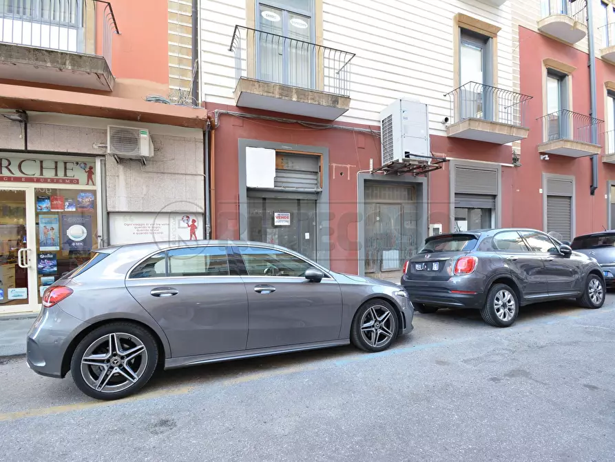 Immagine 1 di Locale commerciale in vendita  in Via Ettore Lombardo Pellegrino 44 a Messina