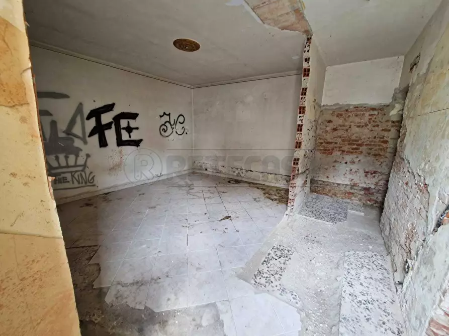 Immagine 11 di Casa indipendente in vendita  in Via Parigi a Castelvetro Piacentino