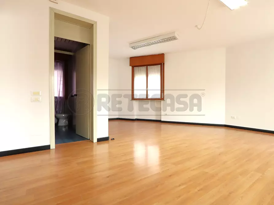 Immagine 25 di Ufficio in affitto  in Contrà San Bortolo 85 a Vicenza