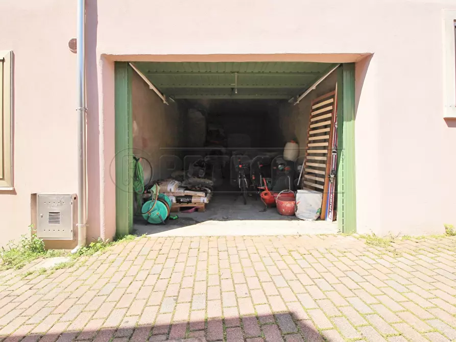 Immagine 30 di Casa semindipendente in vendita  in Via XXIV Maggio 43 a Montebello Vicentino