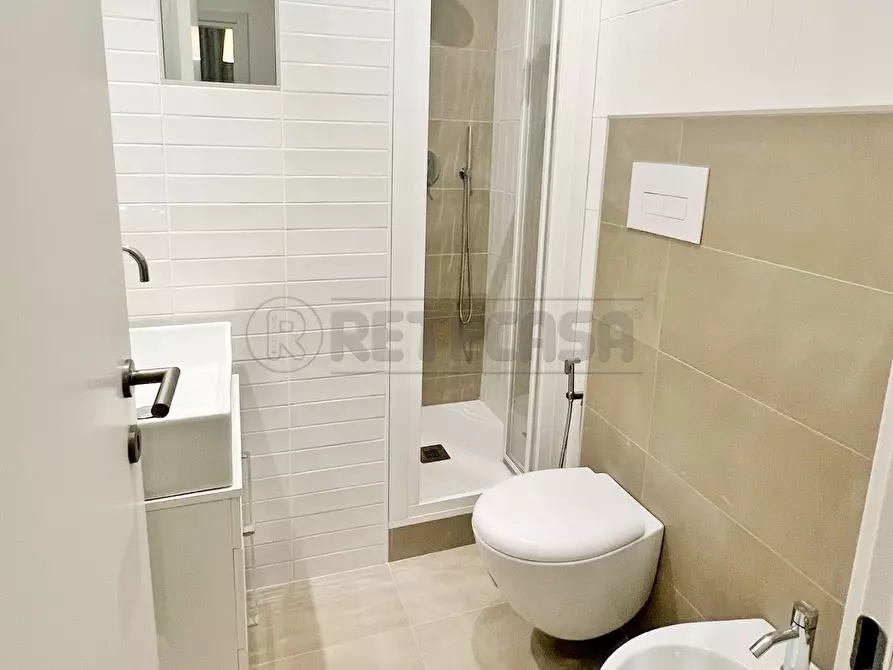 Immagine 9 di Quadrilocale in affitto  in Via Giuseppe Avallone a Salerno