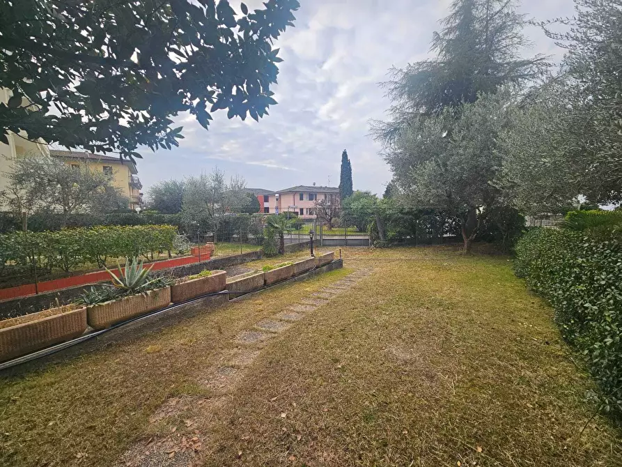 Immagine 14 di Trilocale in vendita  a Bardolino