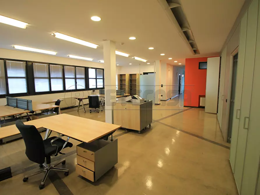 Immagine 27 di Attività artigianale in vendita  a Montebello Vicentino