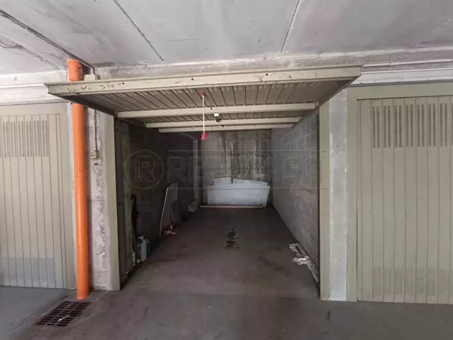 Immagine 1 di Garage in vendita  in Via Dante Ruffini a Cremona