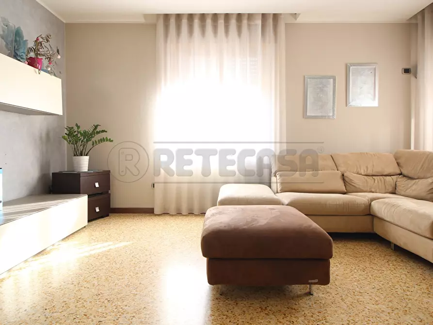 Immagine 5 di Appartamento in vendita  in VIALE DELL'INDUSTRIA 17 a San Giovanni Ilarione