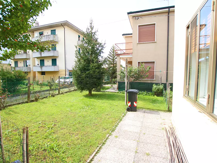 Immagine 5 di Villa in vendita  in viale riviera berica 400 a Vicenza