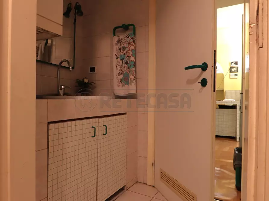 Immagine 25 di Locale commerciale in vendita  in Contrà S.S.Apostoli 35 a Vicenza