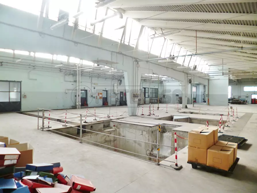 Immagine 4 di Attività artigianale in vendita  a Montebello Vicentino