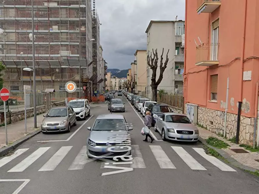 Immagine 3 di Locale commerciale in affitto  in via Giulio Ruggi 32 a Salerno