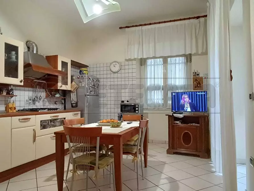 Immagine 4 di Pentalocale in vendita  in Via Luigi Einaudi a Caserta