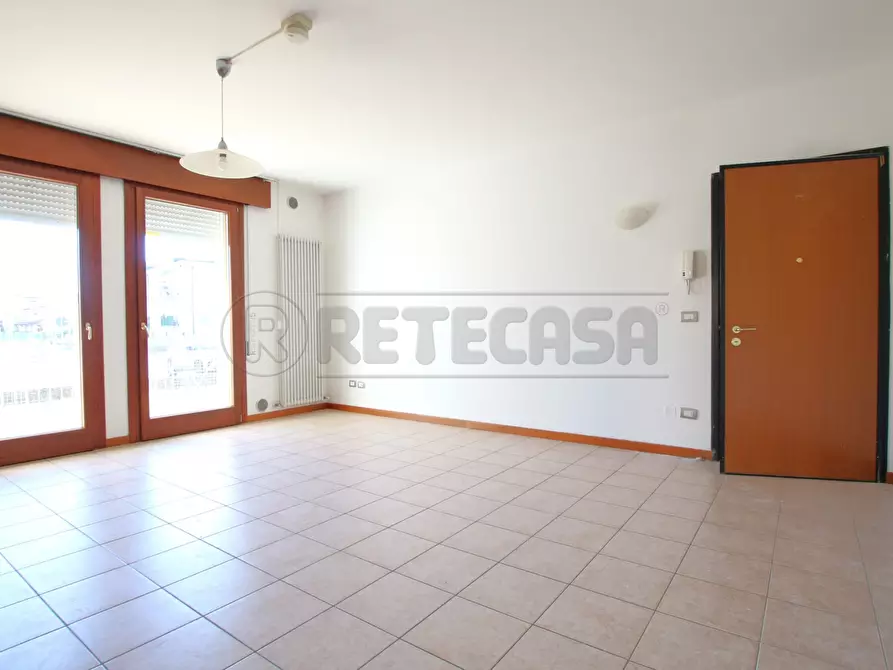 Immagine 3 di Bilocale in vendita  in Via Giovanni Falcone a Barbarano Mossano