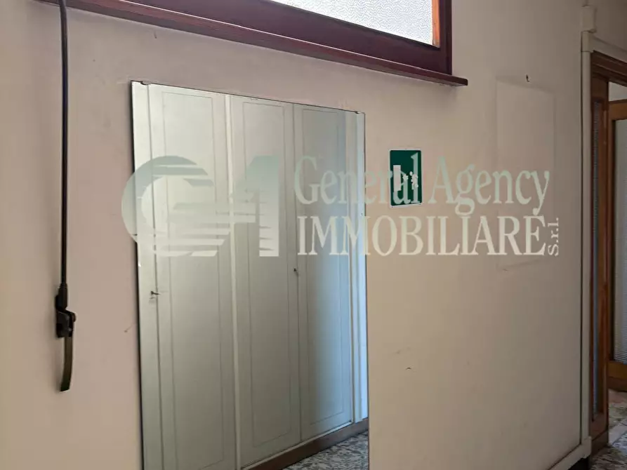 Immagine 43 di Appartamento in vendita  in via guido de ruggiero a Roma