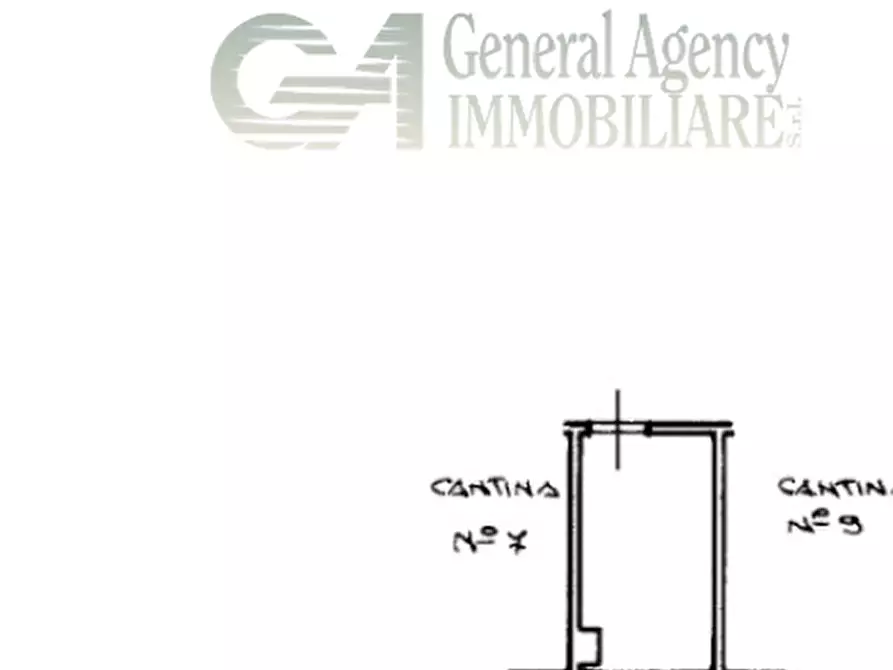 Immagine 5 di Garage in vendita  a Roma