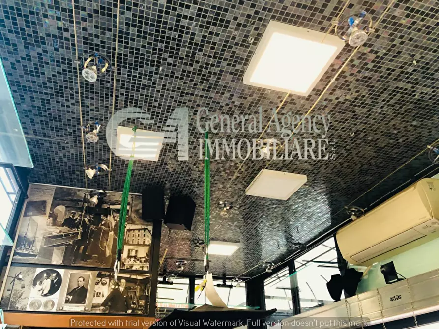 Immagine 12 di Attività commerciale in vendita  in Viale Guglielmo Marconi a Roma