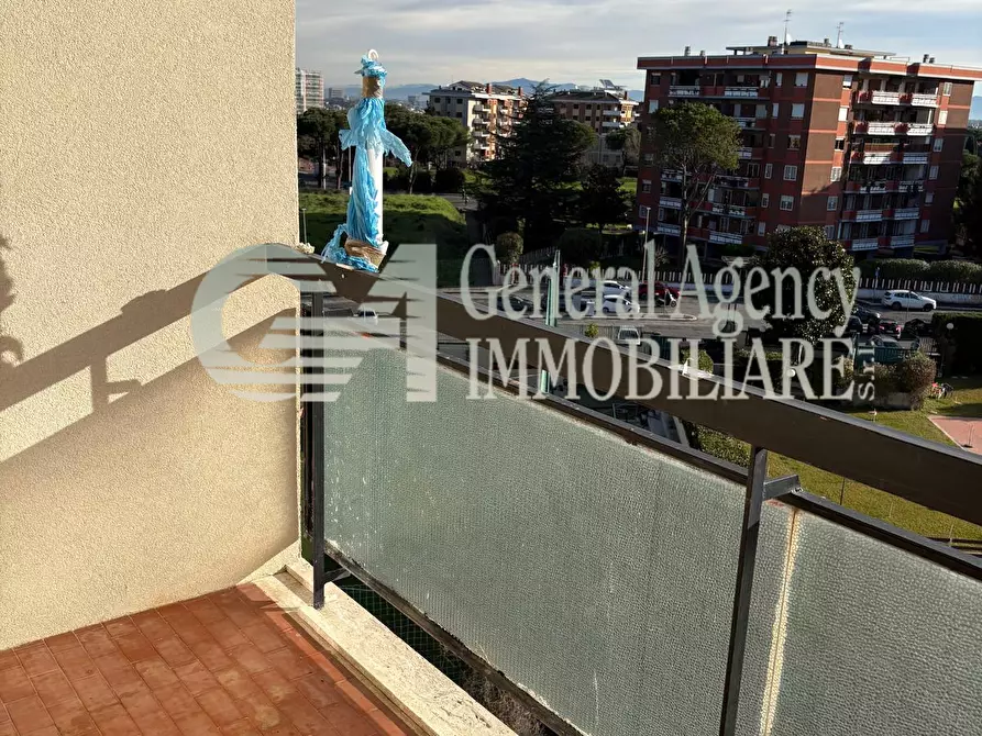 Immagine 11 di Trilocale in affitto  in Via Canton a Roma