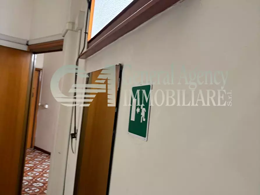 Immagine 61 di Appartamento in vendita  in via guido de ruggiero a Roma