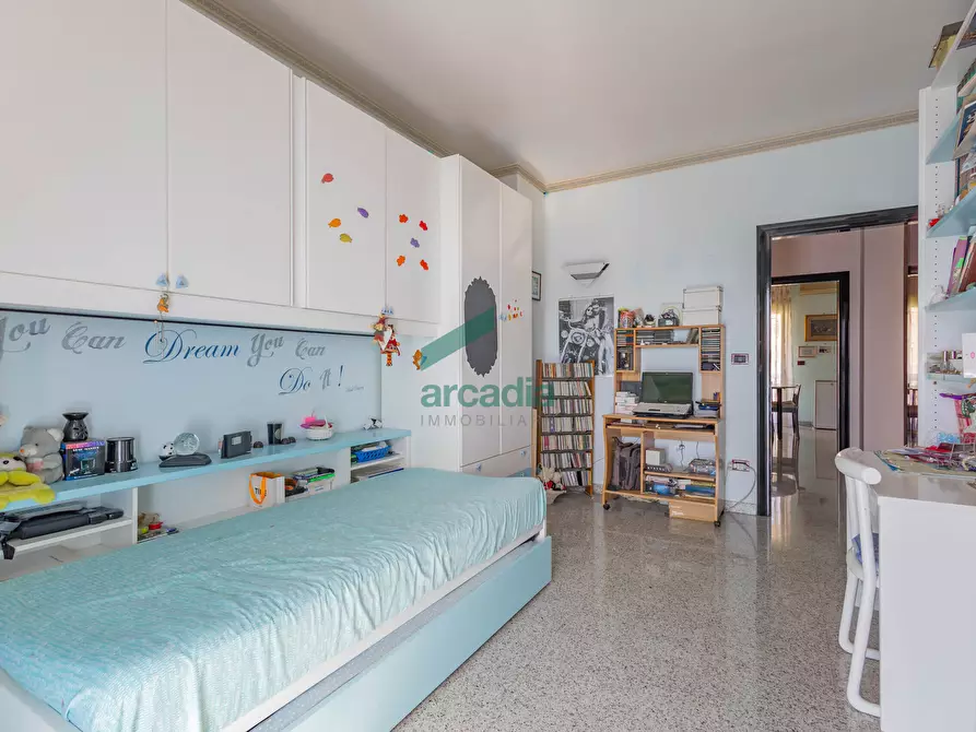 Immagine 20 di Quadrilocale in vendita  in Via Rosario Livatino 9 a Bari