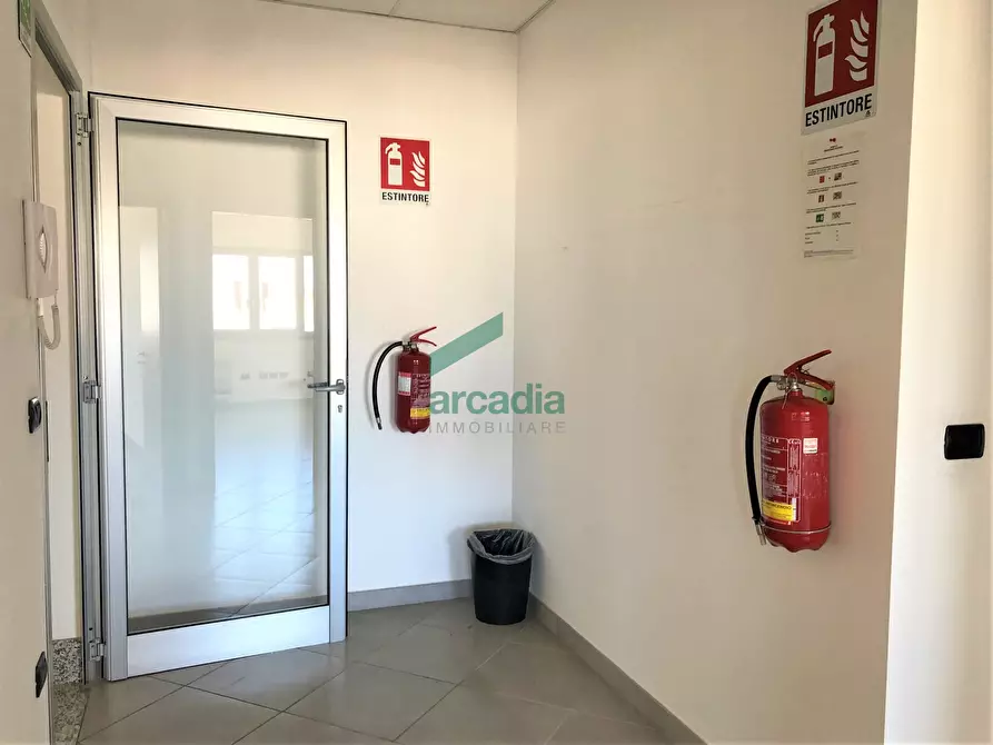 Immagine 30 di Attività artigianale in vendita  in Via delle Magnolie 8 a Modugno
