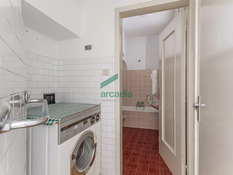 Immagine 27 di Appartamento in vendita  in Piazza Nicola e Costa 13 a Castellana Grotte