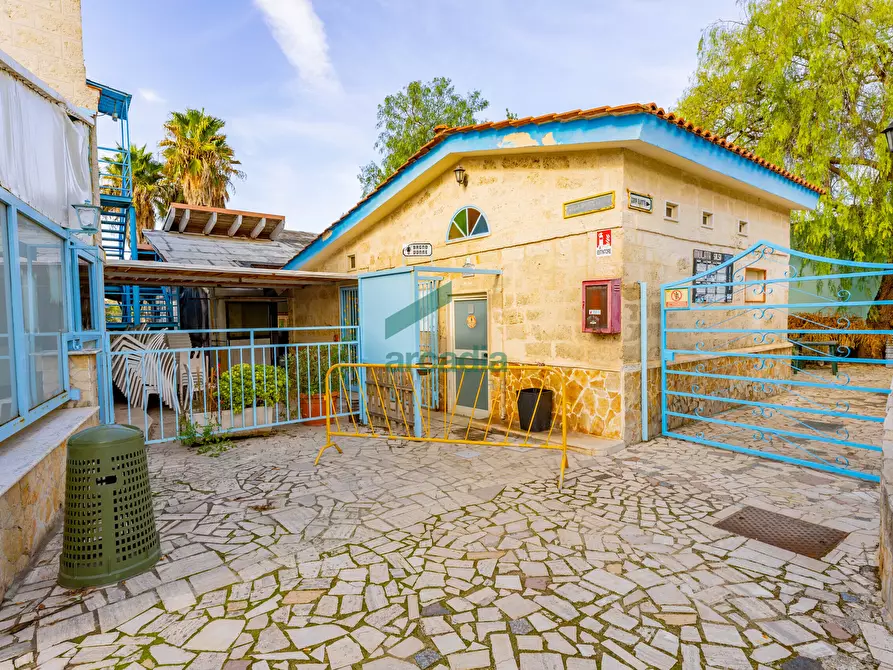 Immagine 22 di Locale commerciale in vendita  in Strada la Grava 16 a Bari