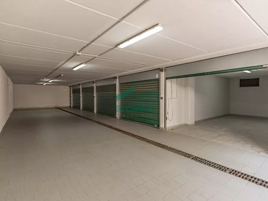 Immagine 58 di Quadrilocale in vendita  in Viale Louis Pasteur 15A a Bari